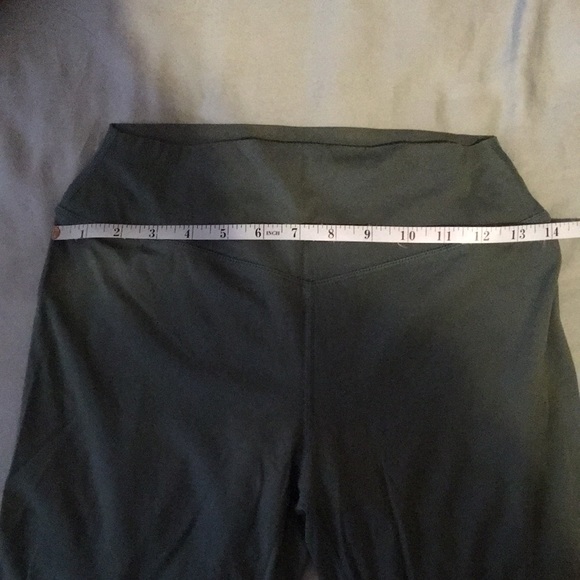Balance Athletica Outlander OG Mountain Side Crop Top—Pine Pants for free - Picture 11 of 11